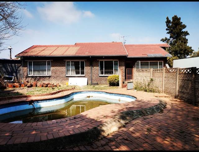 3 BEDROOM HOUSE FOR SALE IN BRACKENDOWNS